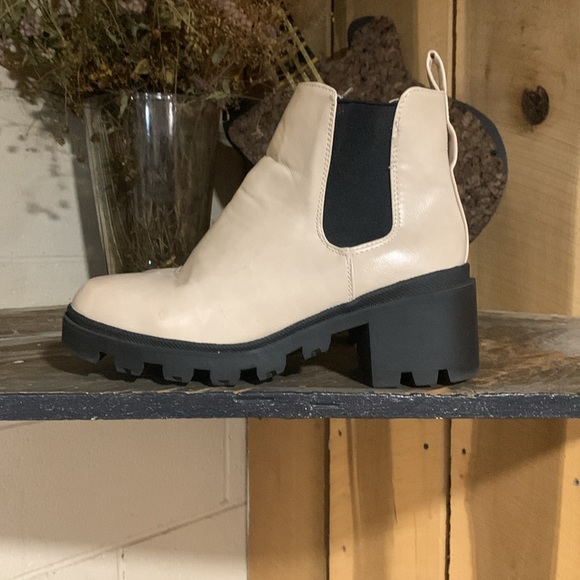 Nicole Miller Lug Sole Boots - Picture 2 of 5